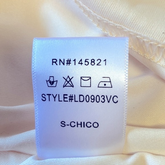 Listicle Textured Halter Neck Tiered Ruffle Dress with Pockets Size Small - Picture 6 of 6